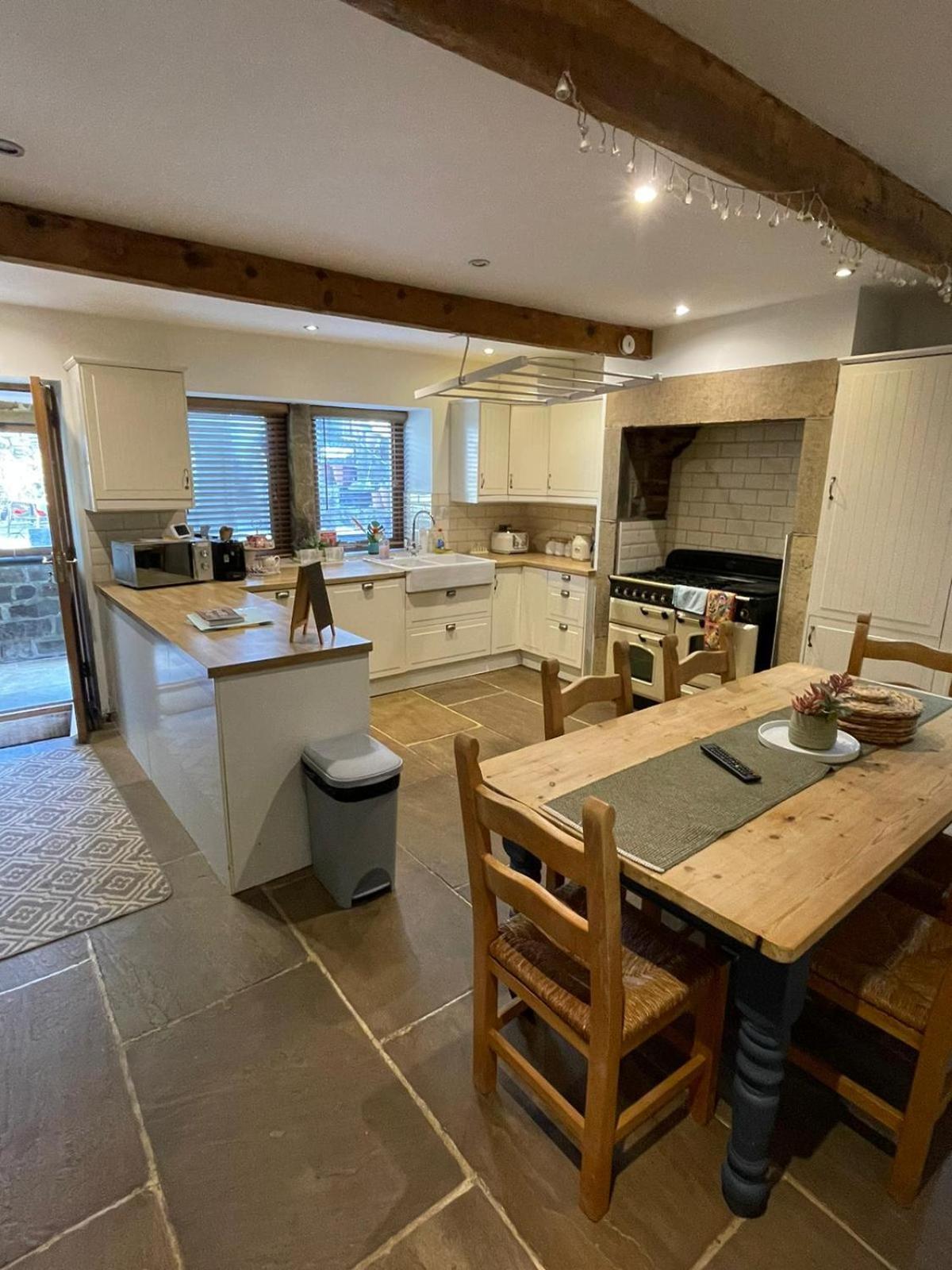 Wuthering Cottage - Central, Stylish, Cosy, Comfy 哈沃斯 外观 照片